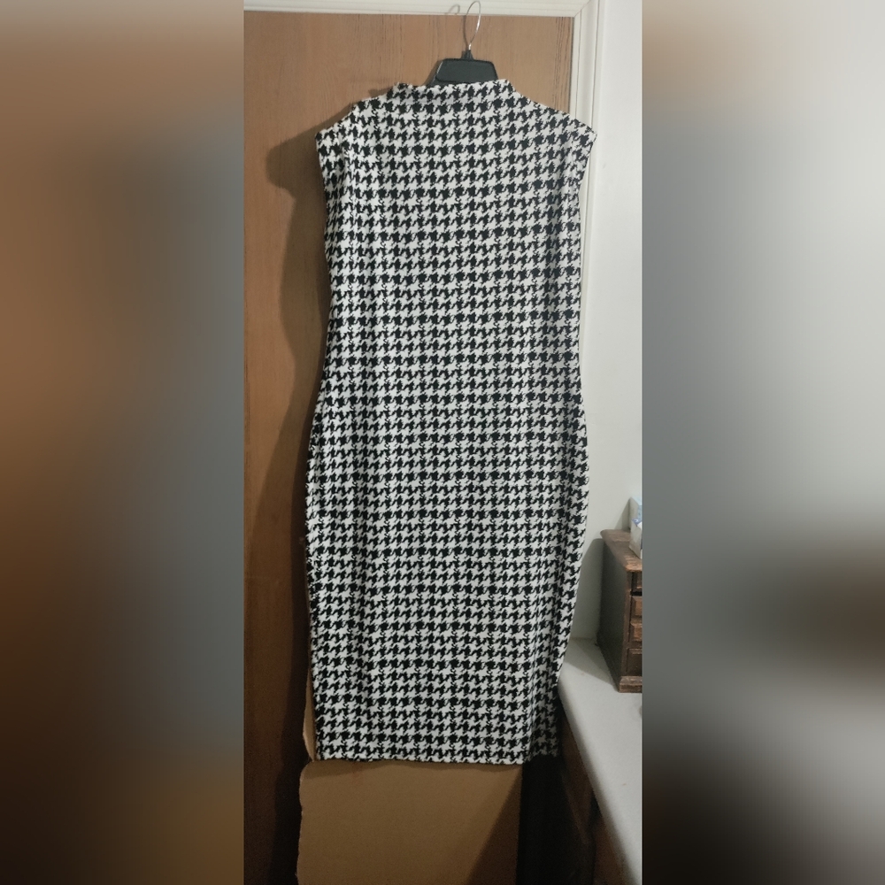 SHEIN Black and White Houndstooth Midi Dress